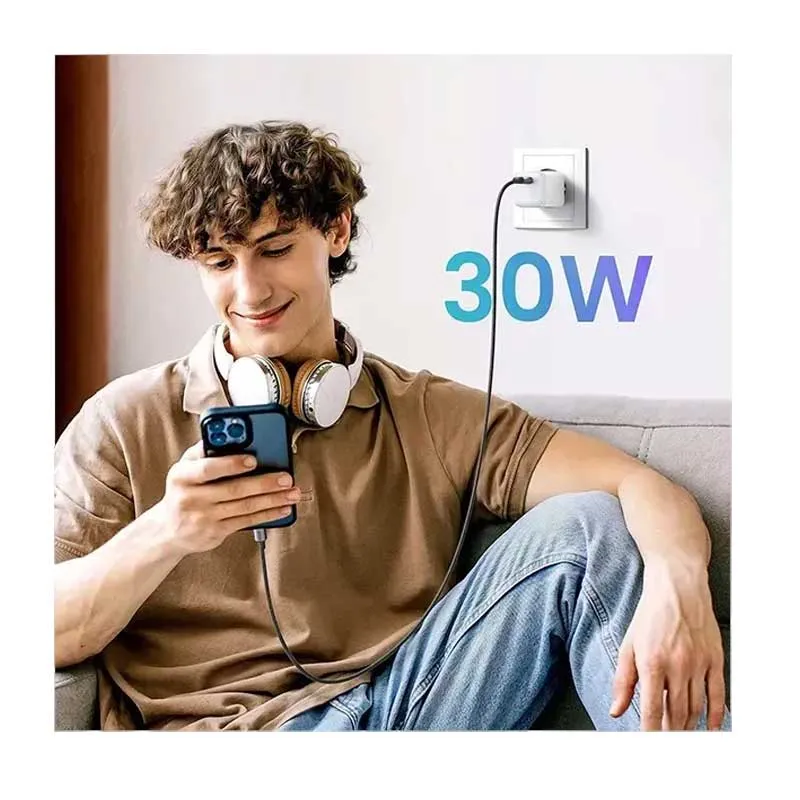 chargeur-ugreen-blanc.webp